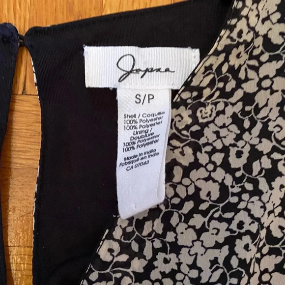 Flowy wrap dress - Picture 4 of 5